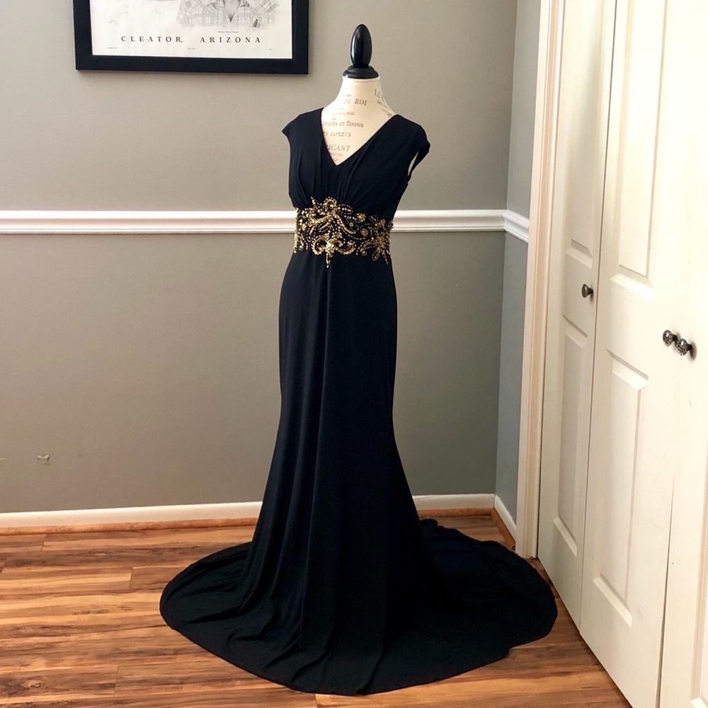 NEW MAC DUGGAL BLACK GOLD JEWELED EVENING GOWN